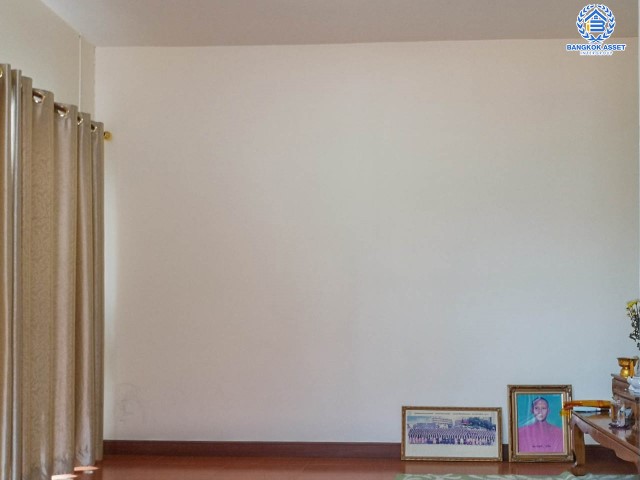 *****บ้านแฝดมือสองย่านสมุทรปราการ ม.สยามนิเวศน์1 ประชาอุทิศ เนื้อที่กว้างขวางมากถึง 92 ตร.ว. ฟังก์ชัน 4 ห้องนอน 3 ห้องน้ำ ที่จอดรถ 2 คัน บ้านสไตล์โมเดิร์น ภายใต้บรรยากาศเงียบสงบ โครงการตั้งบนทำเลแห่งการเดินทาง ใกล้รถไฟฟ้าสายสีม่วงใต้(สายอนาคต) "สถานีครุใน" และจุดขึ้นทางด่วน "กาญจนาภาเษกฯ"